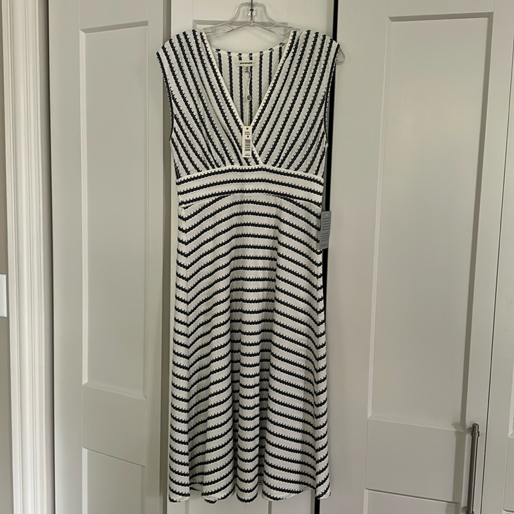 Max Studio Black and White Sleeveless Midi Dress